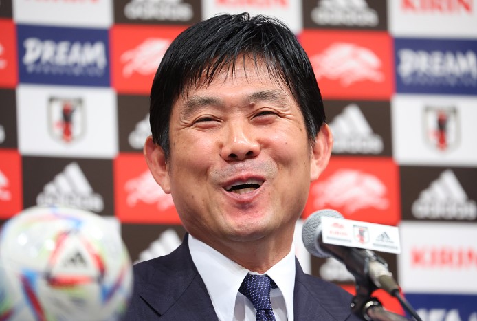 Hajime Moriasu成为第一位在世界杯后继续执教的日本教练。